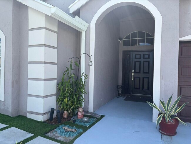 Foto del edificio - 1504 Lake Breeze Dr