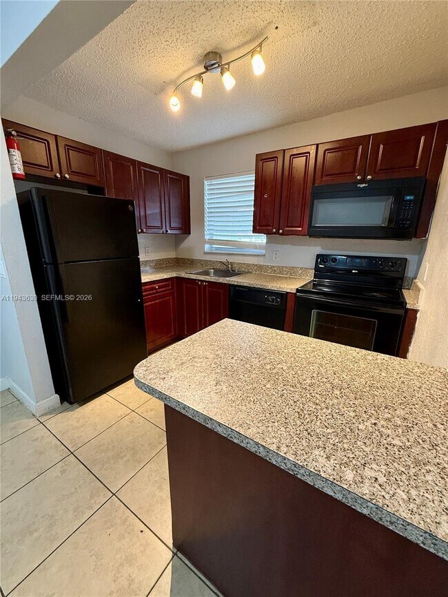 Foto del edificio - 400 NW 65th Ave