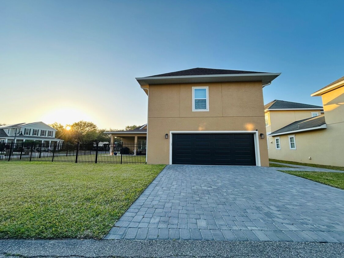 Primary Photo - **Furnished** Beautiful and Spacious 1/1 A...