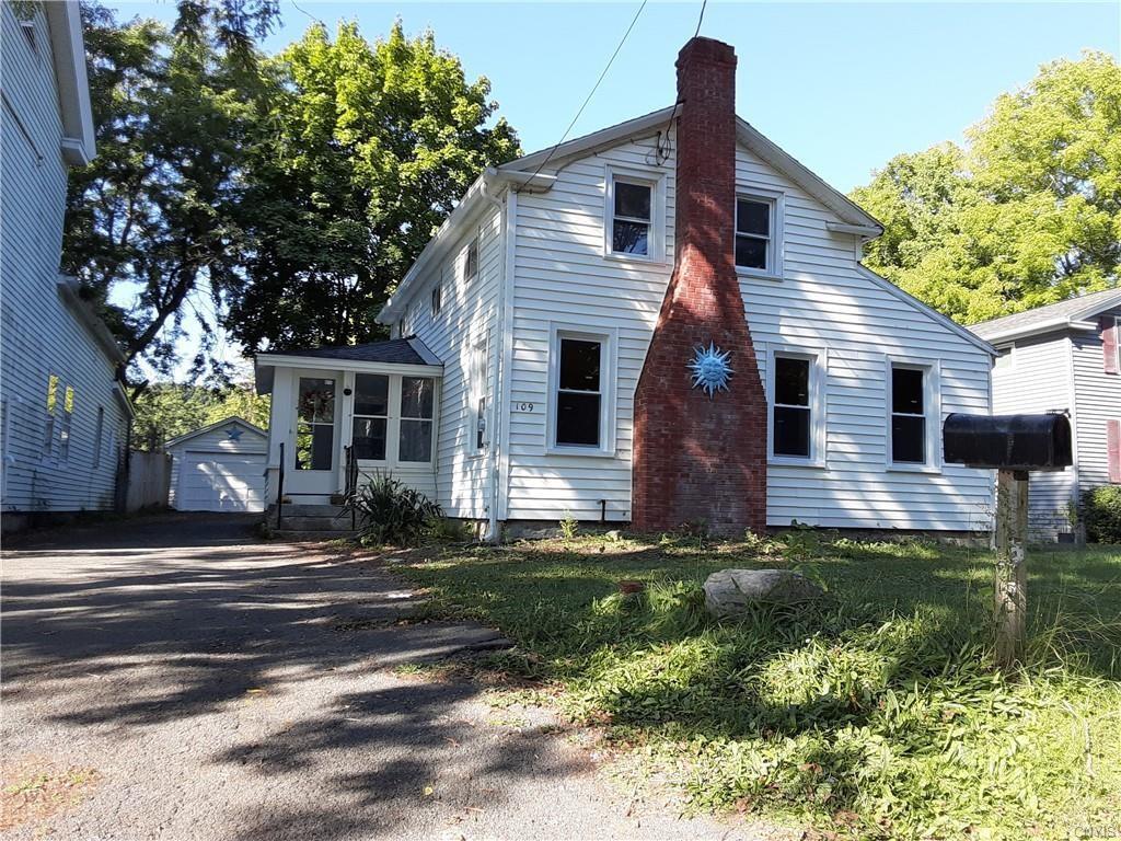 Front of house - 109 Lake St