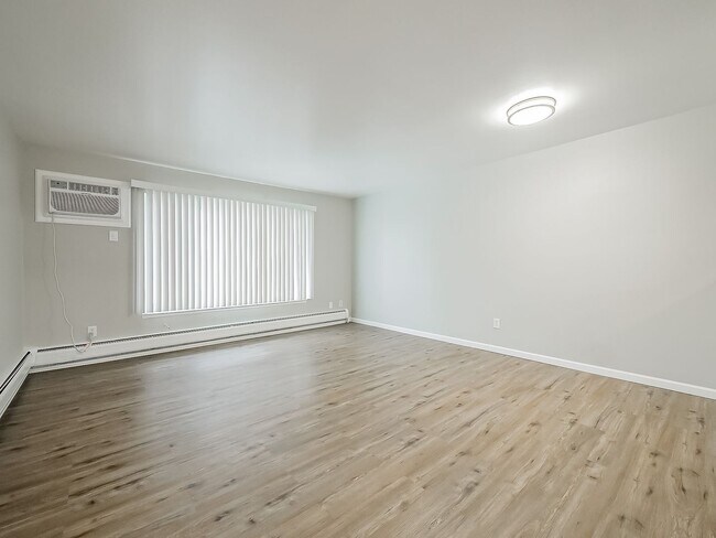 Foto del edificio - 1490 Nancywood Dr