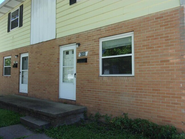 Building Photo - 4366 Elmhurst Dr