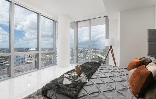 Foto del edificio - 851 NE 1st Ave