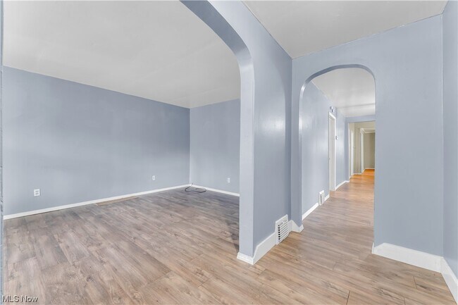 Building Photo - 3910 Riverside Ave