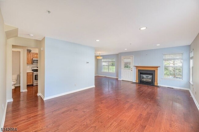 Foto del edificio - 902 Wendover Ct