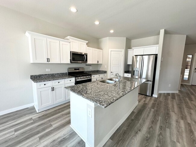 Foto del edificio - 3 Bedroom 2.5 Bathroom Ready to Rent ASAP!