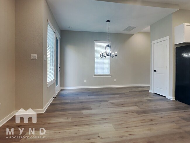 Building Photo - 6722 Parker Oaks Ln