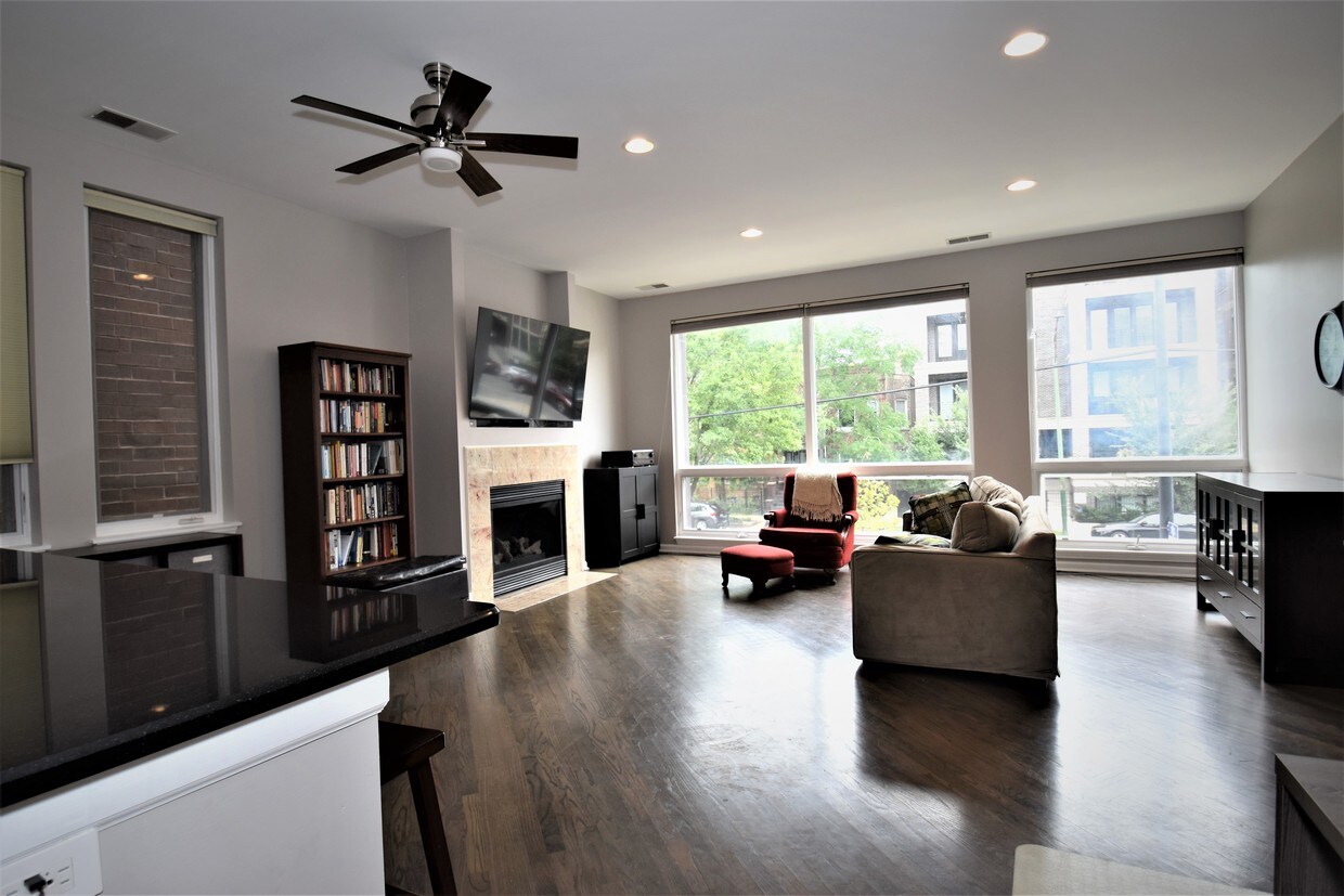 Foto principal - 3718 N Ashland Ave