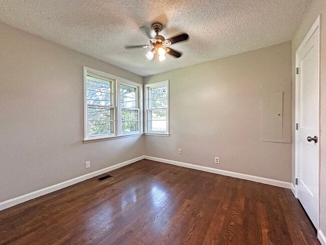 Building Photo - 2659 Woodberry Dr