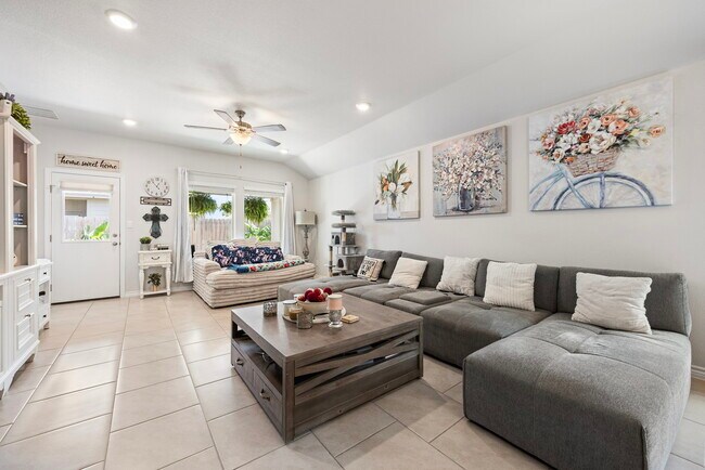 Foto del edificio - 2318 Delightful Ln