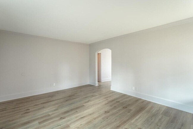 Building Photo - Newly Renovated 3BR/1BTH with Loft for Rent!