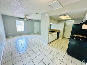 Building Photo - 5305 Woodland Oaks Ct