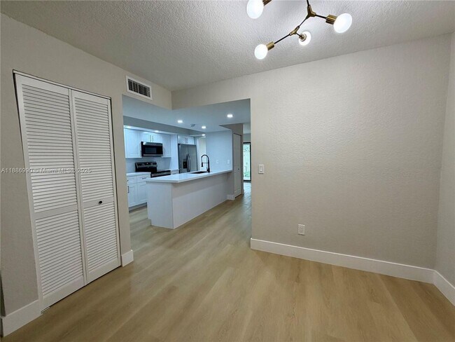 Foto del edificio - 7887 SW 105th Pl