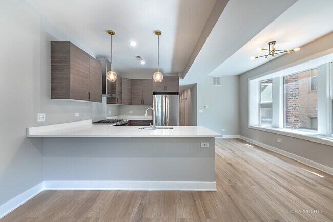 Building Photo - 4152 S Prairie Ave