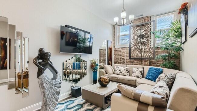 Foto del edificio - 7400 S Stony Island Ave