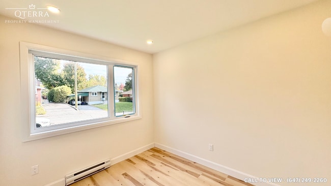 Building Photo - 692 Crystal St