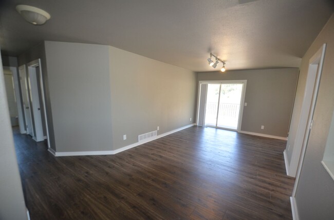 Building Photo - 1194 CR 6