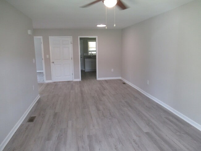 Building Photo - Newly Renovated Duplexes in Lincolnton – N...
