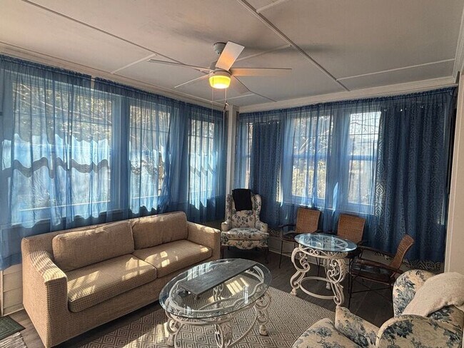 Foto del edificio - 3340 Billings St