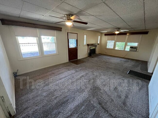 Foto del edificio - 3631 E Houston Ave