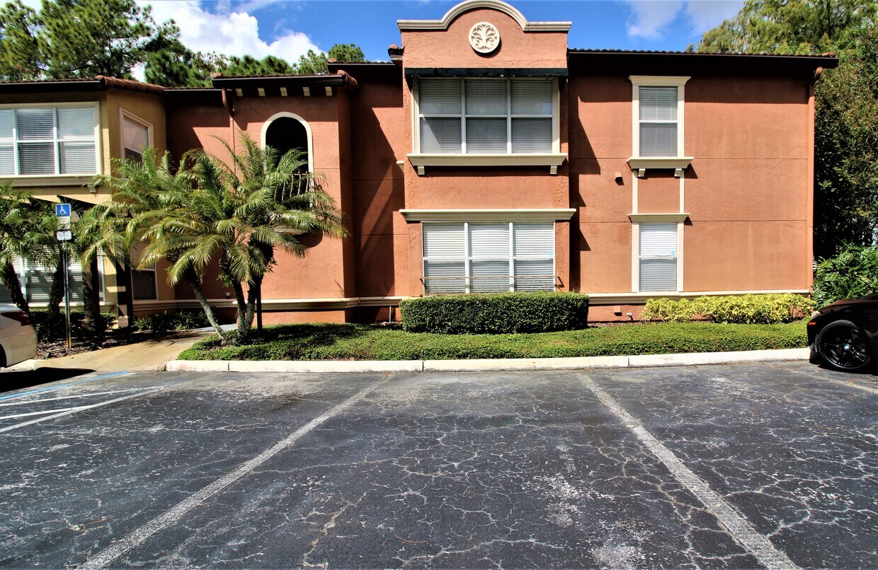 Foto principal - 5104 Conroy Rd