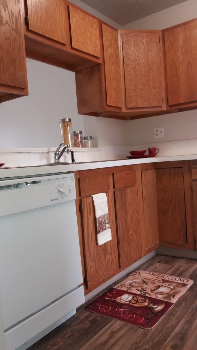 3 Bedroom Kitchen Model - Traditions of Holland