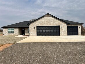 Building Photo - 2184 Hilltop Ln