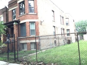 Building Photo - 6131 S Langley Ave