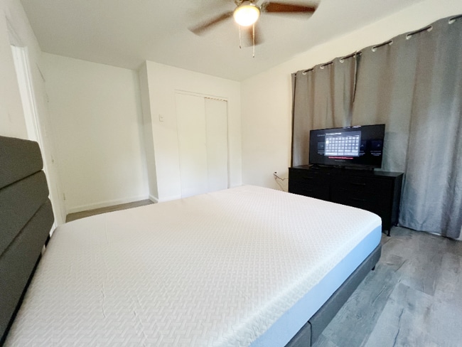 Building Photo - 9604 4th Ave