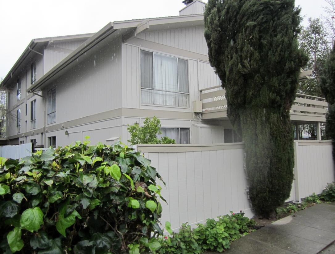 Primary Photo - 337 Highland Ave