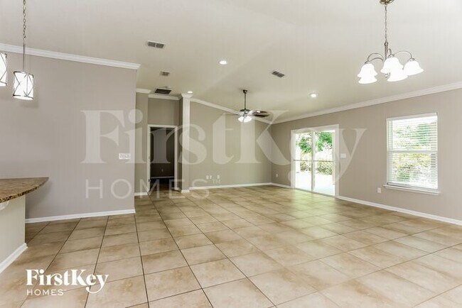 Building Photo - 12460 Itani Way