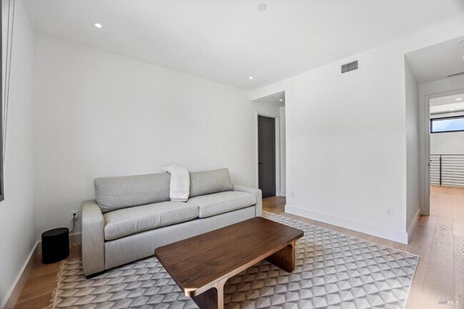 Foto del edificio - 8 Oak Shore Dr