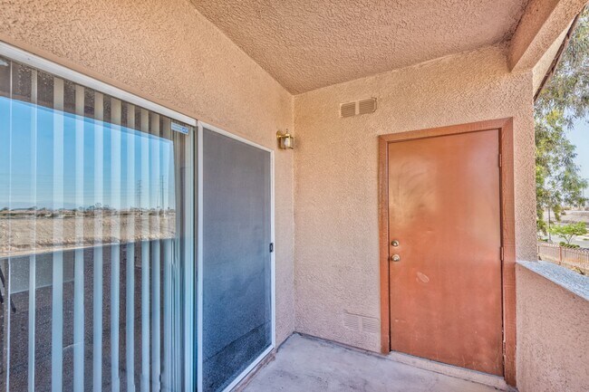 Building Photo - 1050 E Cactus Ave