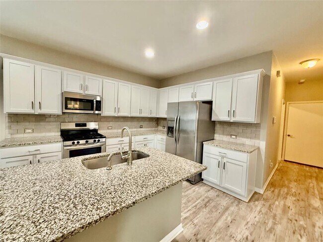 Building Photo - 305 Rusk Bluff Ave