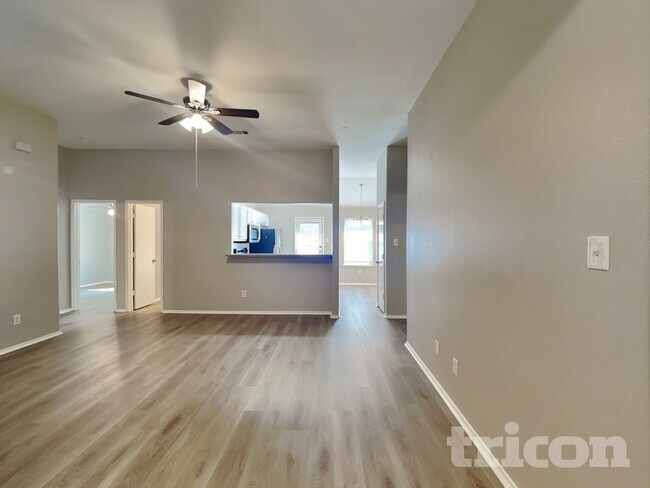 Foto del edificio - 1458 Sax Leigh Dr