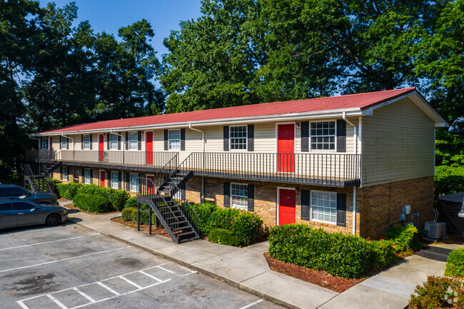 Primary Photo - Strawberry Commons Apartments