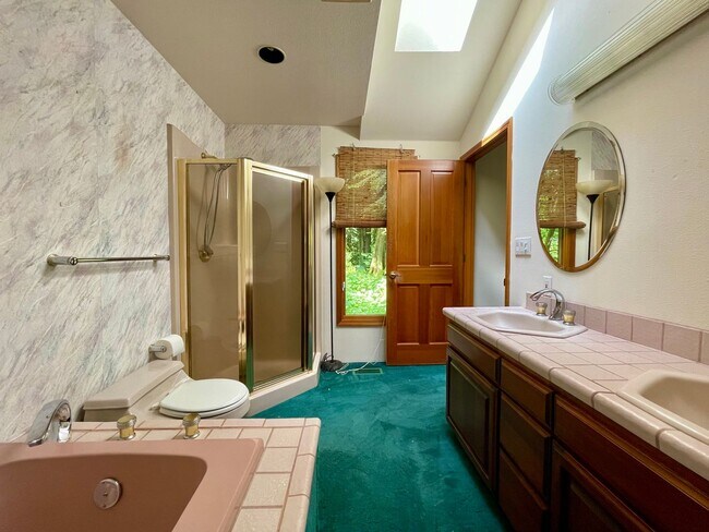 Foto del edificio - Spacious and Private Home On Alder Creek