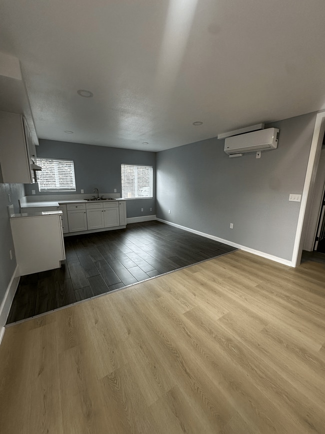 Interior Photo - 14719 S. Berendo Ave