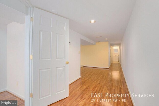 Foto del edificio - 29 T St NW