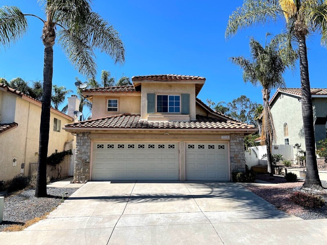 Primary Photo - Spacious 4 Bedroom Santa Fe Hills Home wit...