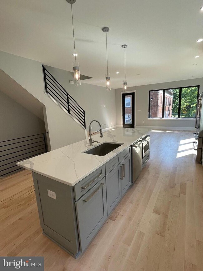 Foto del edificio - 863 N Burlington St