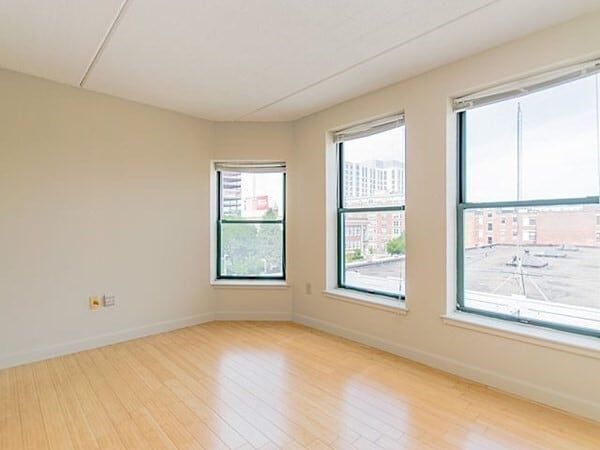 Building Photo - 137 Peterborough St