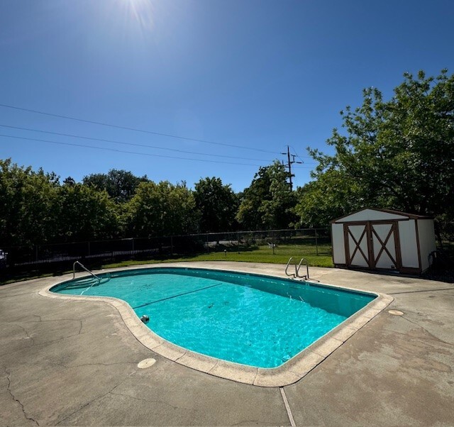 Building Photo - El Sereno Apartments