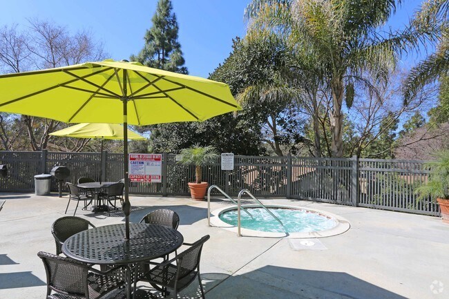 Piscina - Elan Quail Pointe Apartment Homes