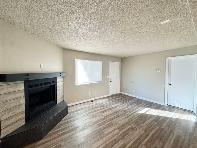 Photo - 1015 Bennett Ave Apartment