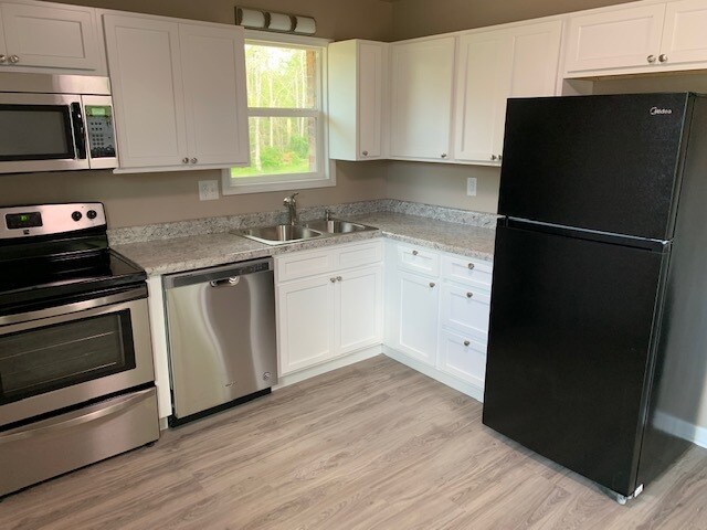 Kitchen - 153 Joy Dr