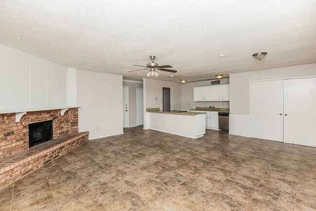 Building Photo - 6317 Sunset Rd