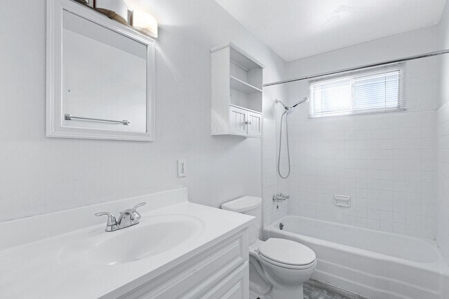 Foto del edificio - 5 Bedroom House Located in Tempe!
