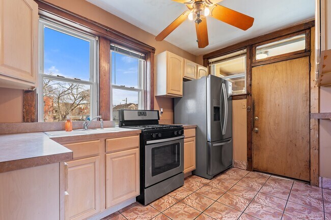 Foto del edificio - 4445 S Vincennes Ave