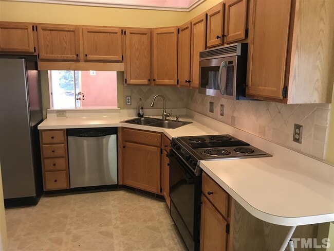 Building Photo - 8036 Grey Oak Dr